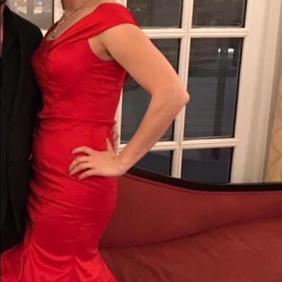 Red Mermaid Formal Evening Gown - Picture 5 of 9